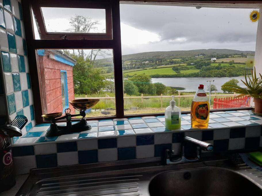 Granny'S Cottage, A Lovely Lakeside Cottage Donegal Town Buitenkant foto