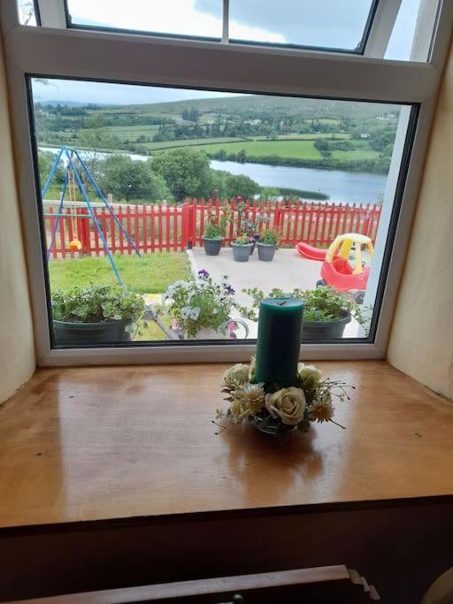 Granny'S Cottage, A Lovely Lakeside Cottage Donegal Town Buitenkant foto